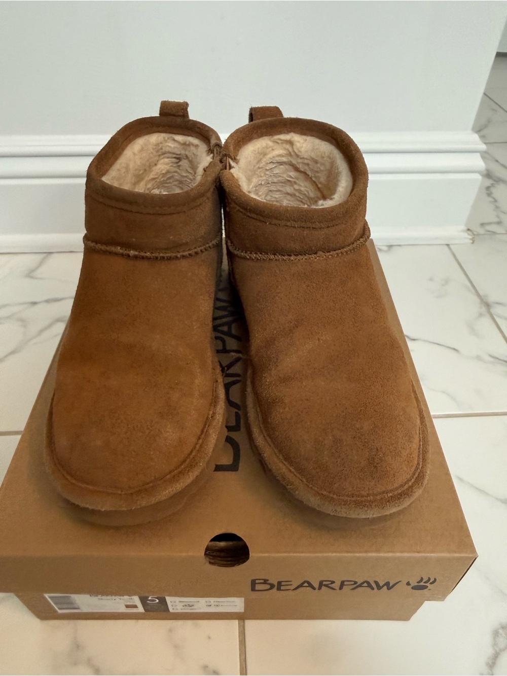 Girls Bearpaw Chestnut Suede Shearling Ankle Boots size 5